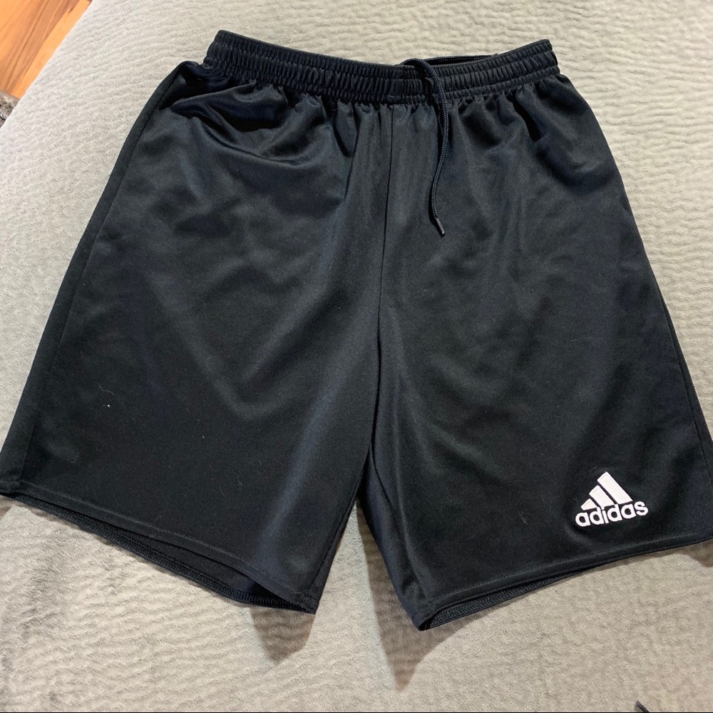 Men’s adidas shorts M